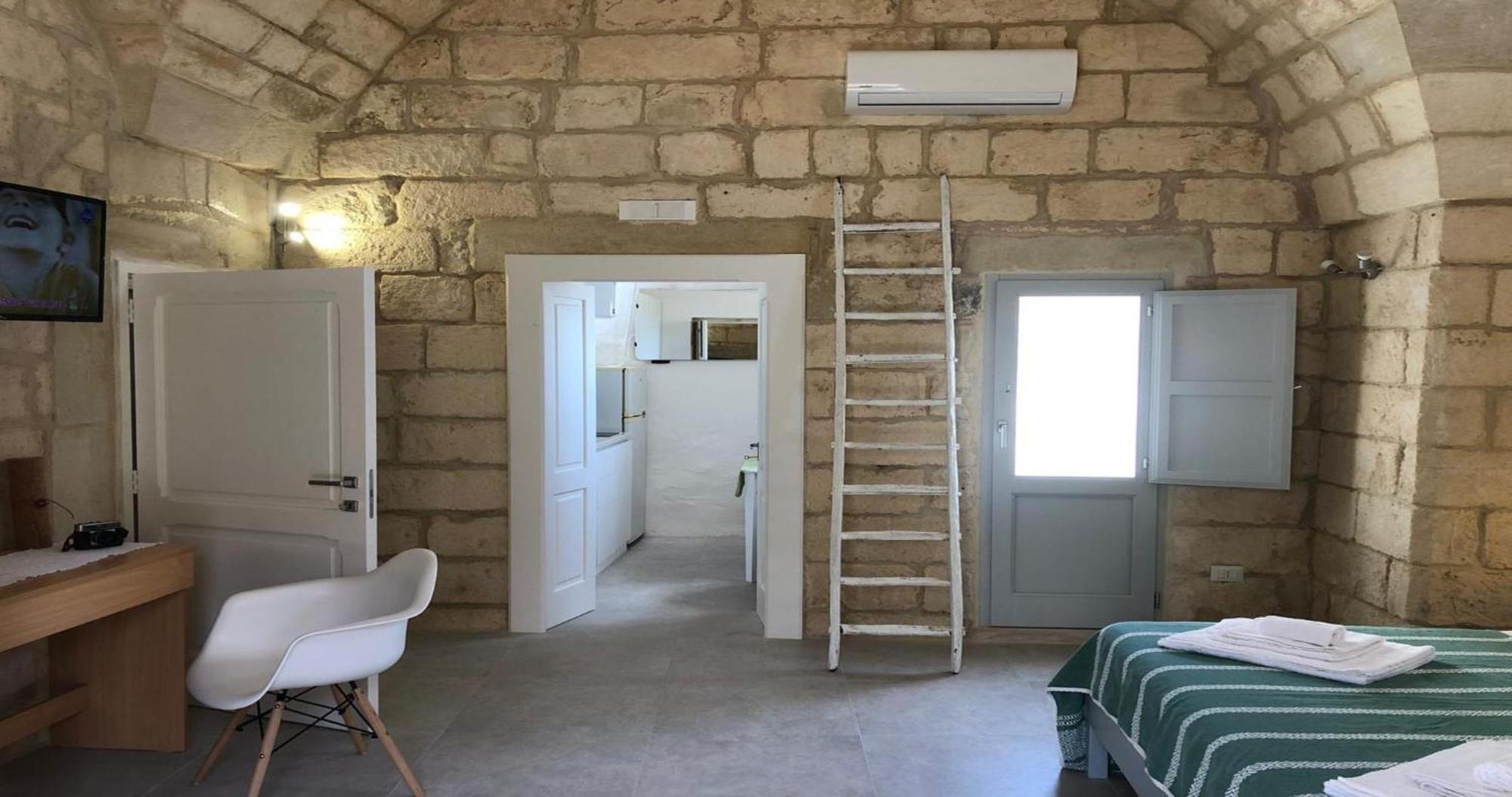 Odegos Monolocali Vico Sant'Antonio Villa Carpignano Salentino Exteriör bild