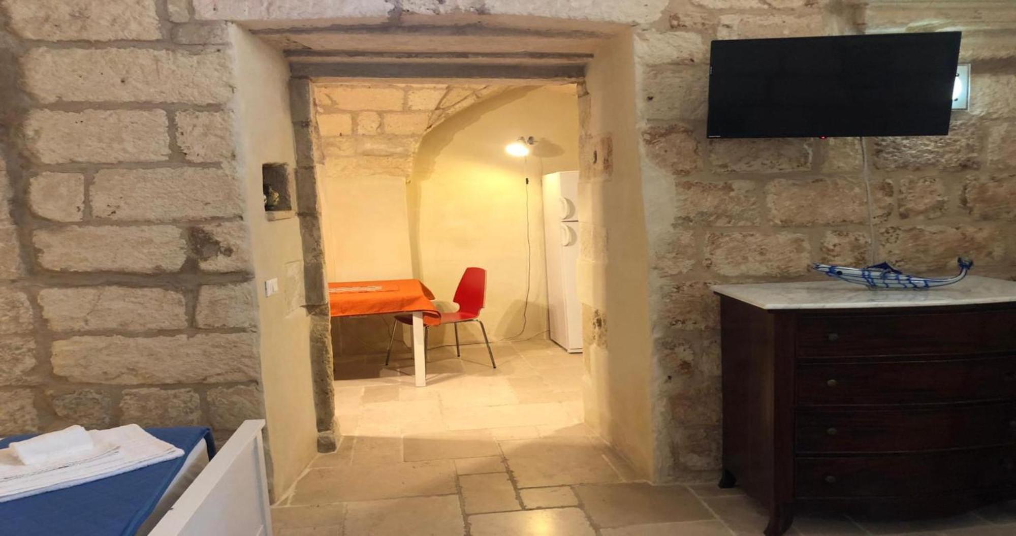 Odegos Monolocali Vico Sant'Antonio Villa Carpignano Salentino Exteriör bild