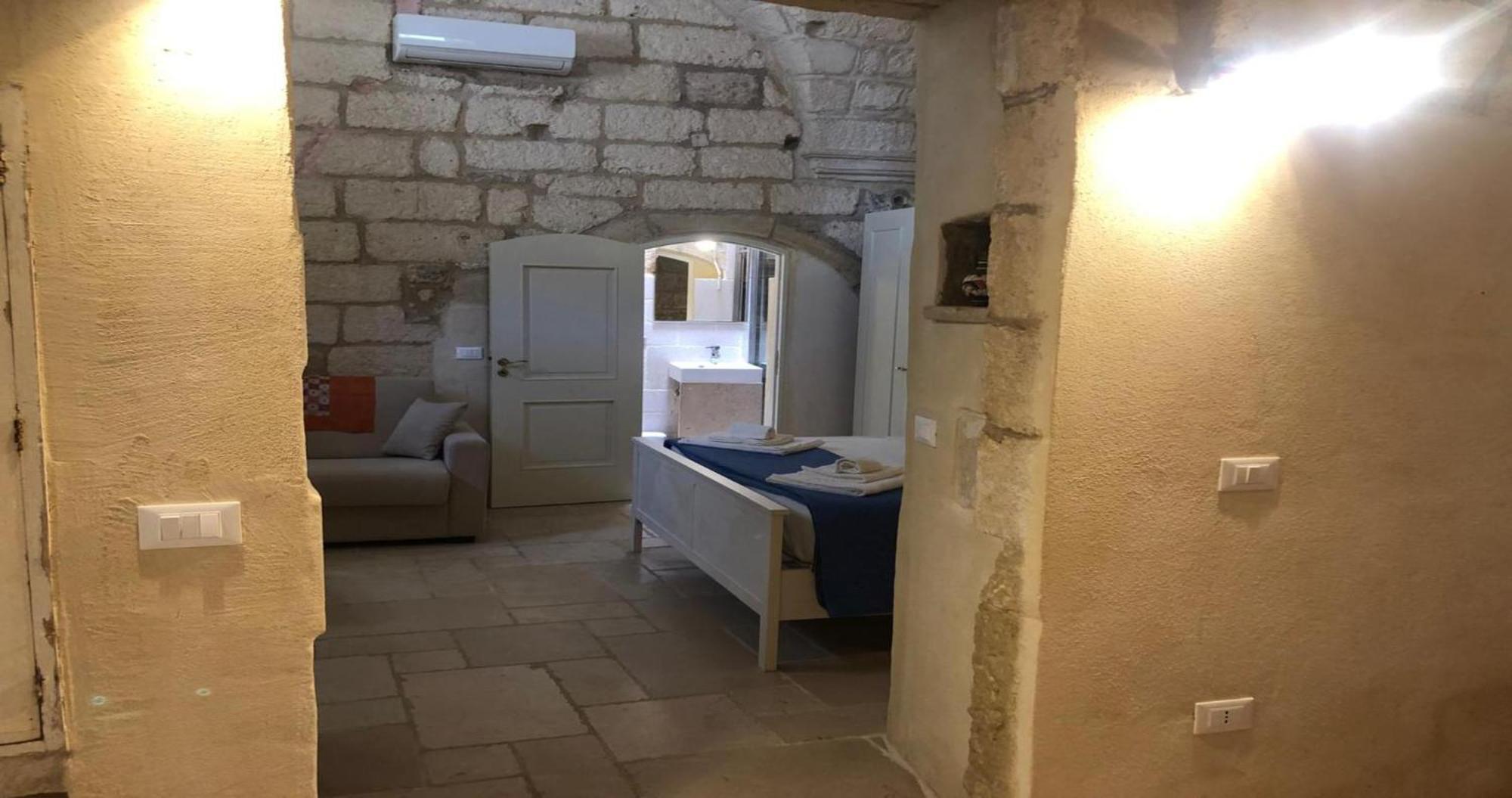 Odegos Monolocali Vico Sant'Antonio Villa Carpignano Salentino Exteriör bild