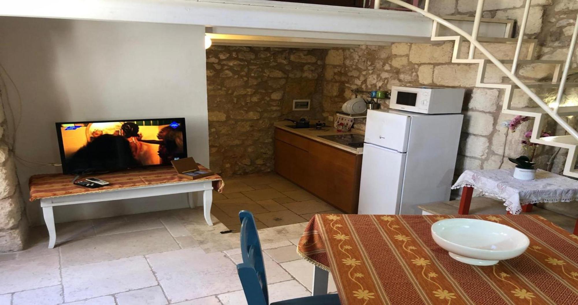 Odegos Monolocali Vico Sant'Antonio Villa Carpignano Salentino Exteriör bild